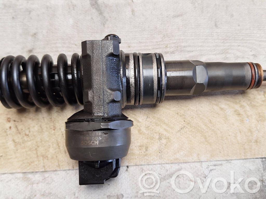 Inyector de combustible   038130073AK