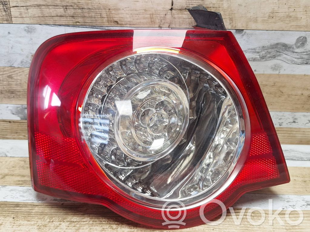 Volkswagen PASSAT B6 Lampa tylna 