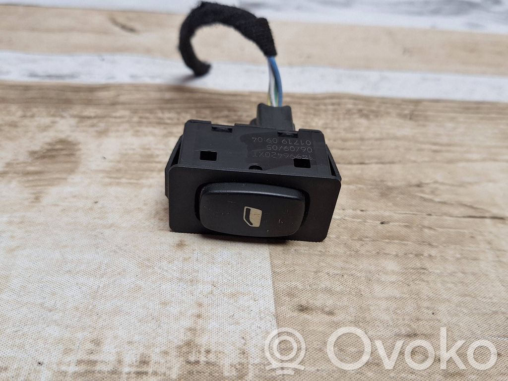 Peugeot 807 Electric window control switch 