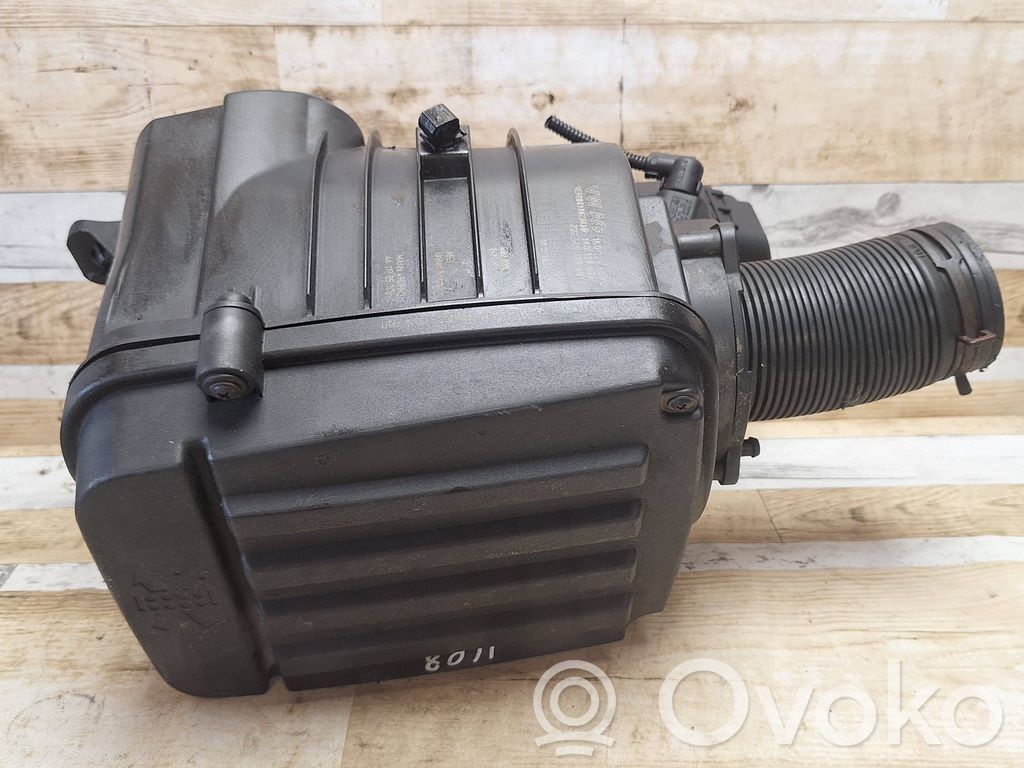 Volkswagen PASSAT B6 Obudowa filtra powietrza 