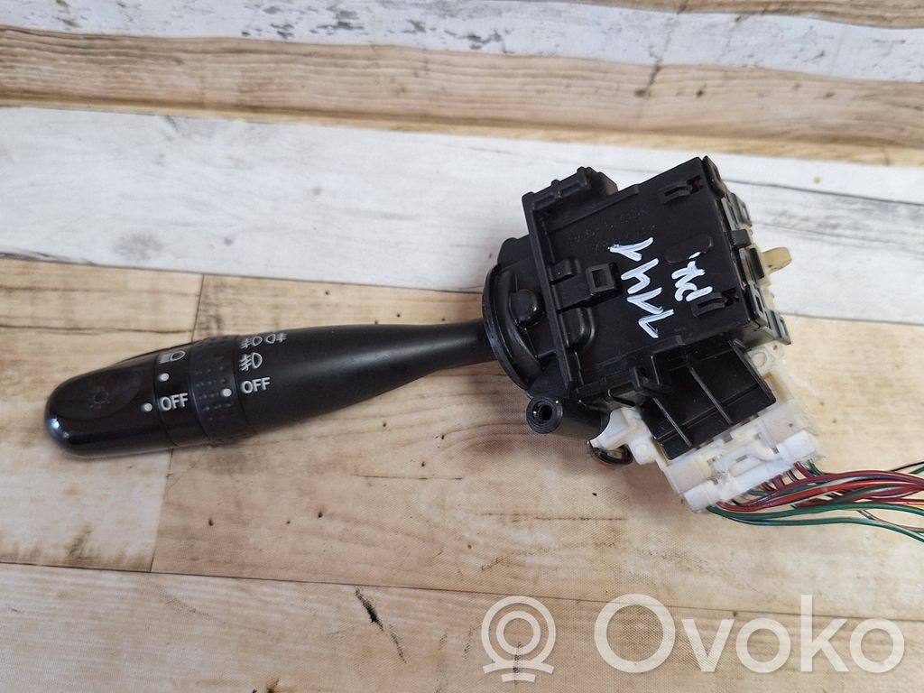 Toyota Corolla Verso E121 Indicator stalk 