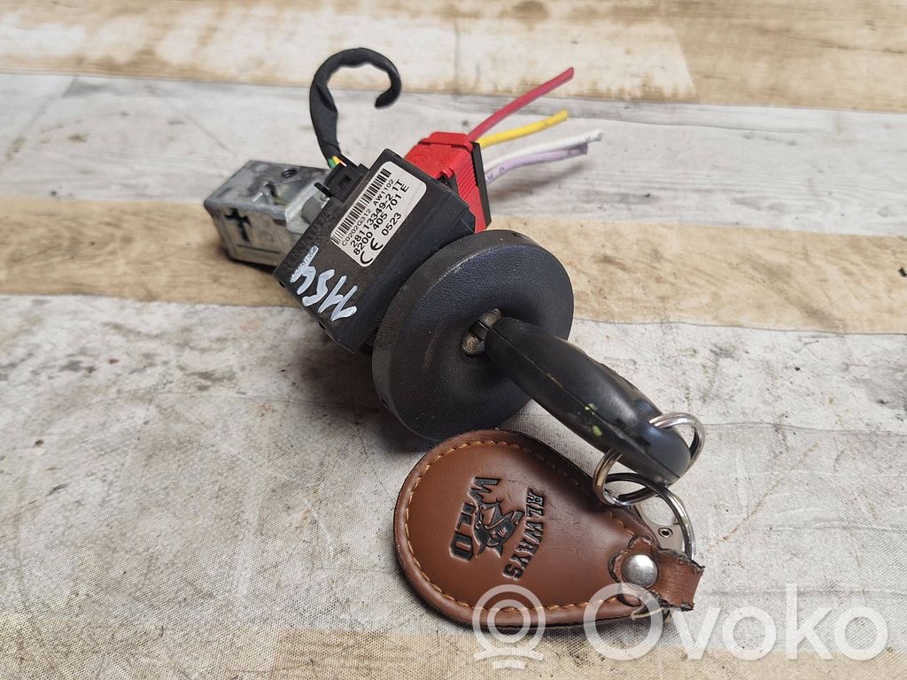 Renault Twingo II Užvedimo spynelė 