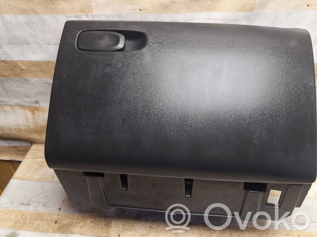 Volvo V40 Daiktadėžė 