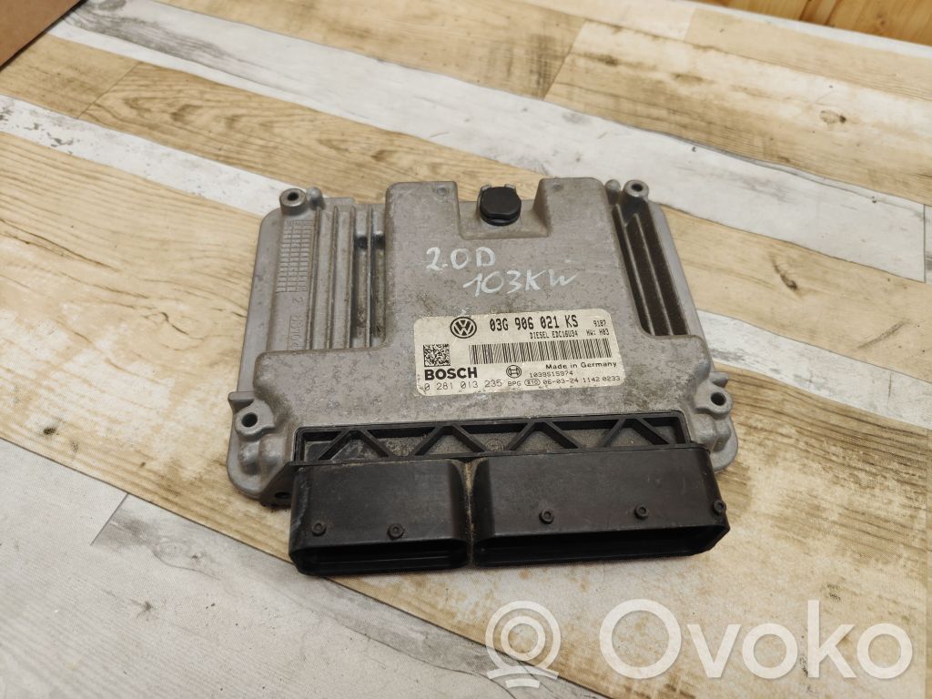 Volkswagen Golf V Engine control unit/module 