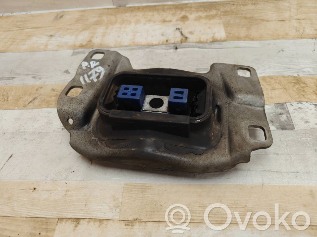 Ford Focus Engine mount bracket 
