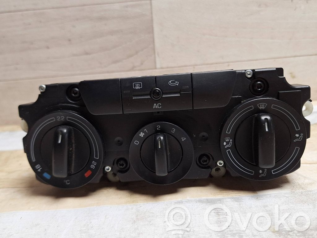 Volkswagen Golf V Unitate control climatizare 