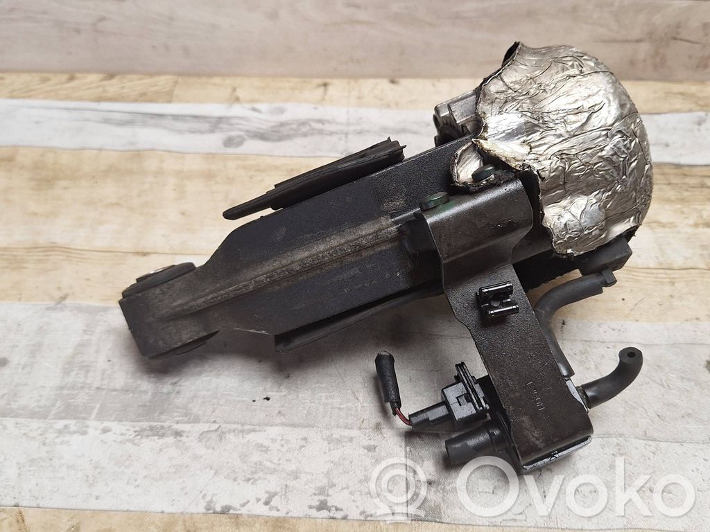 Citroen C5 Engine mount bracket 