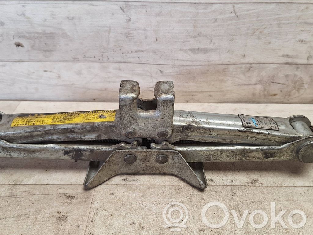 Toyota Corolla Verso E121 Gato 