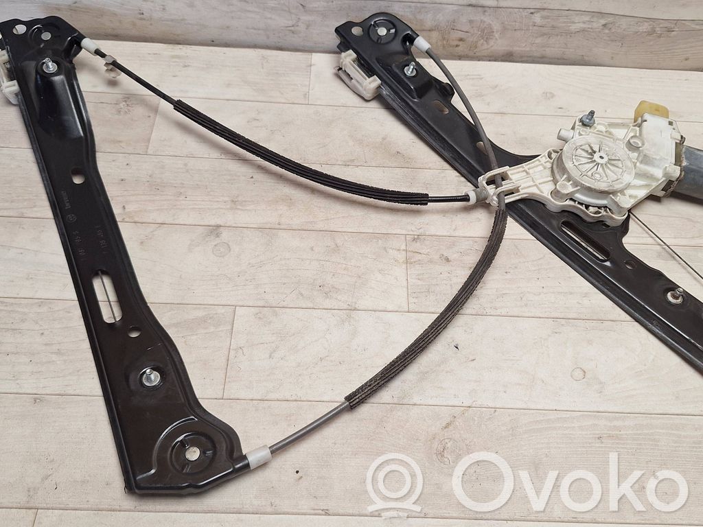 BMW 1 E81 E87 Front door window regulator with motor 