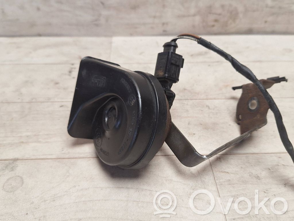 Volkswagen PASSAT B6 Horn signal 