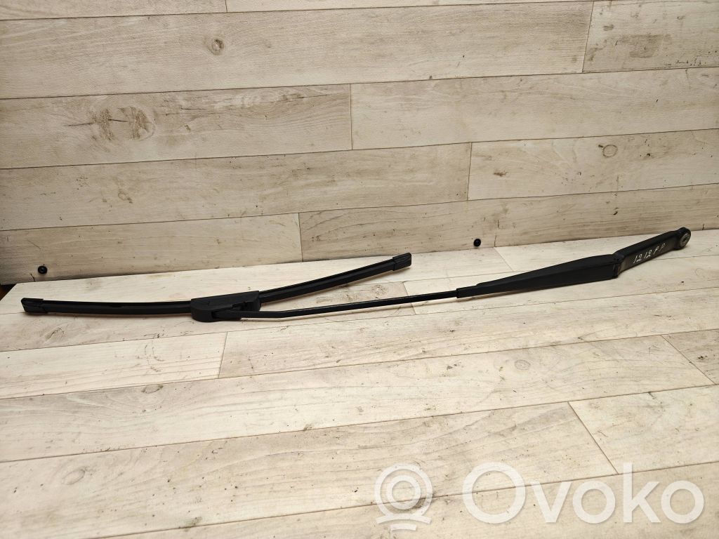 BMW X3 E83 Front wiper blade arm 
