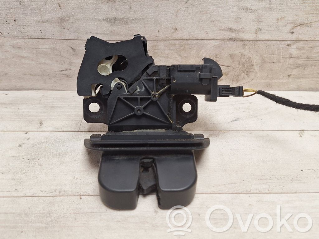 Audi A4 S4 B7 8E 8H Tailgate/trunk/boot lock/catch/latch 