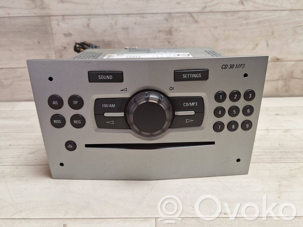 Opel Corsa D Panel / Radioodtwarzacz CD/DVD/GPS 