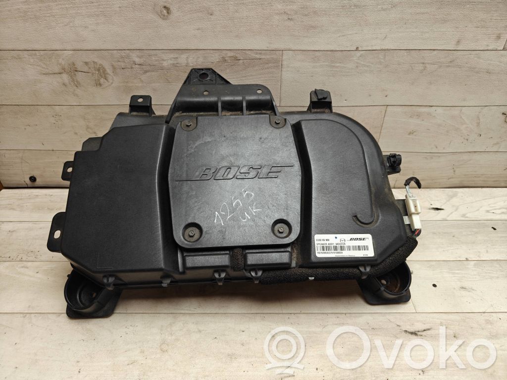 Mazda 3 II Enceinte subwoofer 