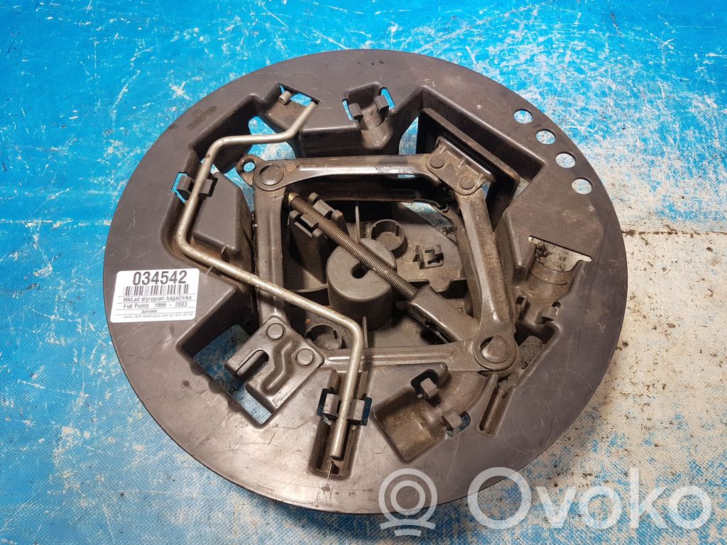 AC 428 Vararenkaan osion verhoilu 