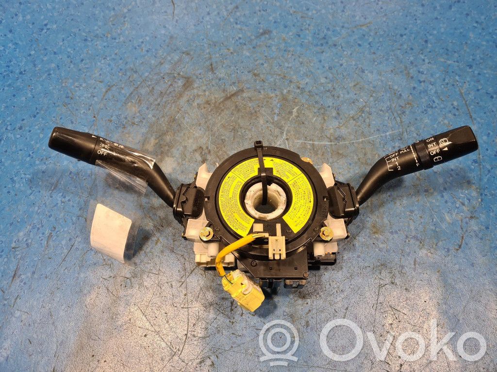 Ford Escape I Autres commutateurs / boutons / leviers 