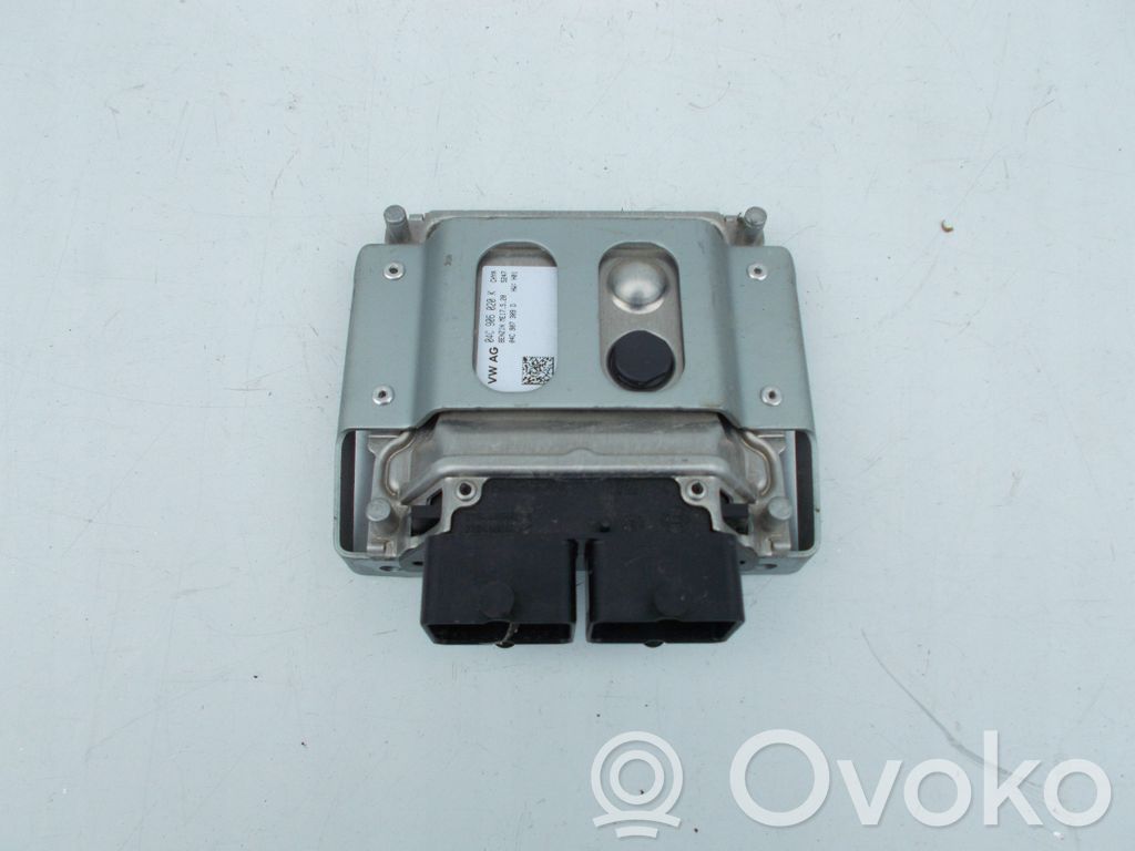 Volkswagen Golf VII Engine control unit/module 