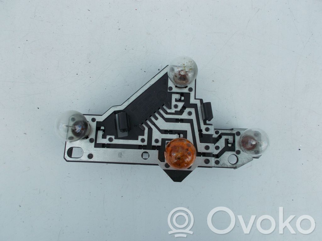 BMW 1 E81 E87 Aizmugures spuldzes vāka turētājs 