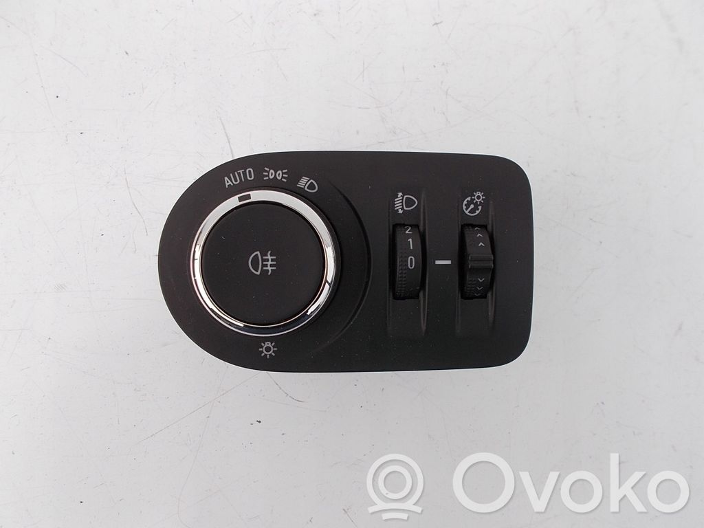 Opel Corsa F Light switch 