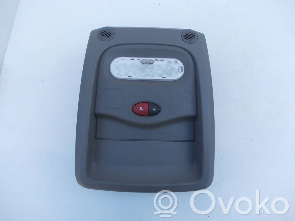 Renault Master III Lampka podsufitki tylna 