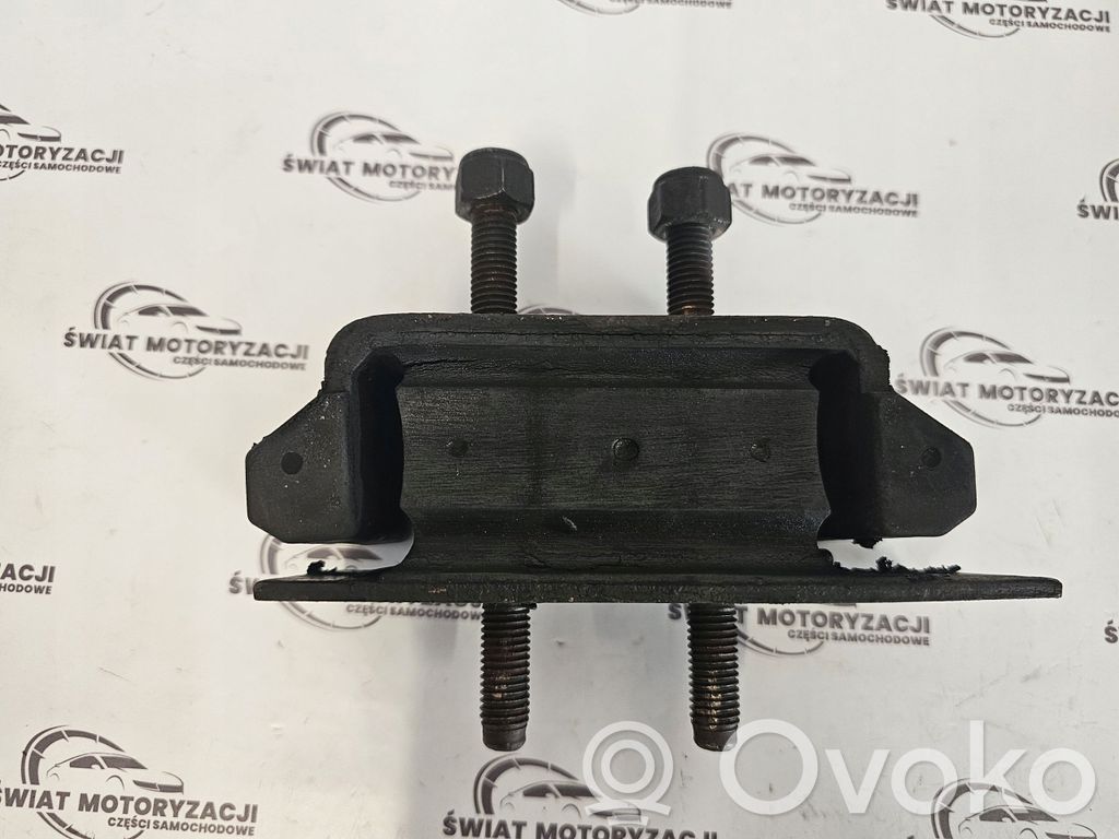Engine mount bracket   504046292EB,116KM,742100S1,F1AF0481B