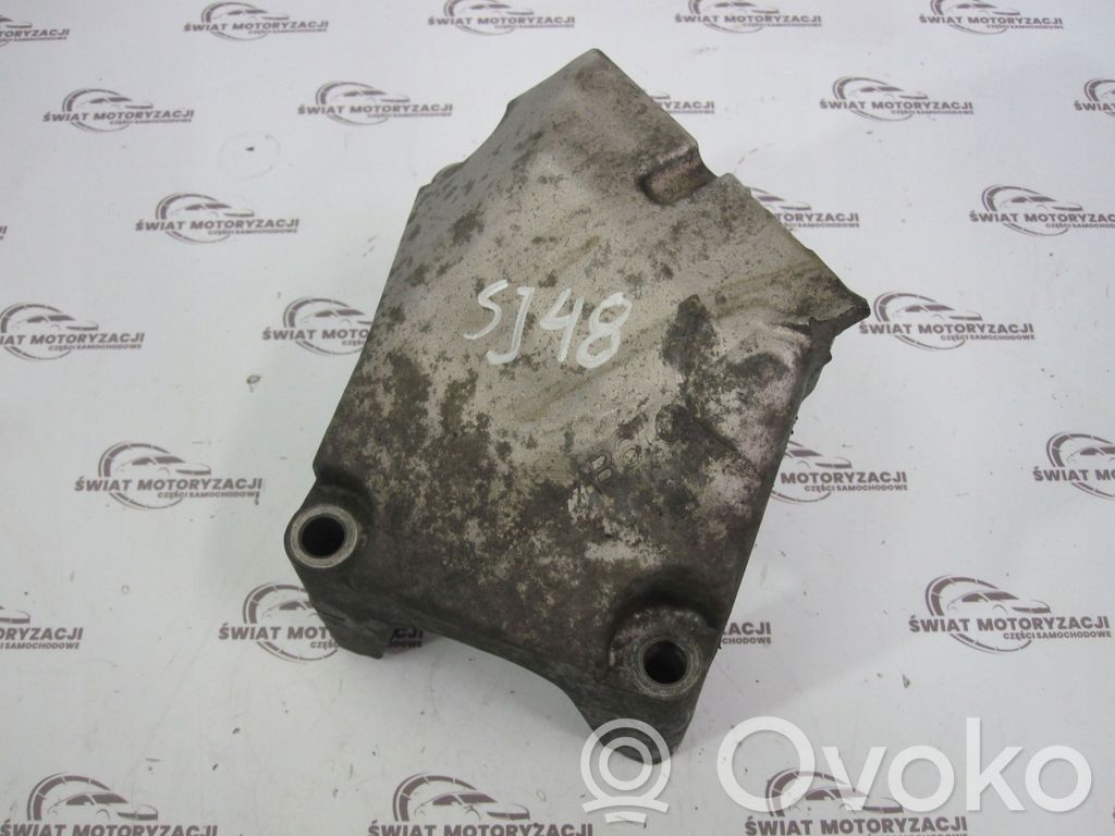 Opel Astra J Engine mounting bracket 