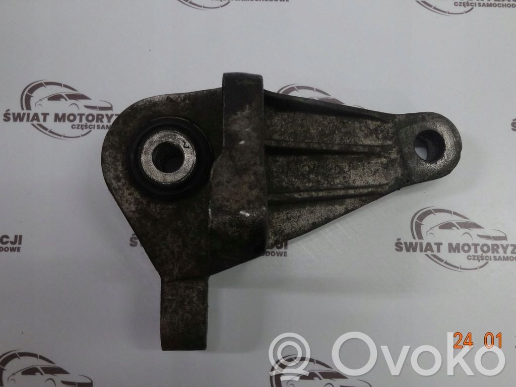 Ford Mondeo MK IV Pārnesumkārbas stiprinājuma kronšteins 