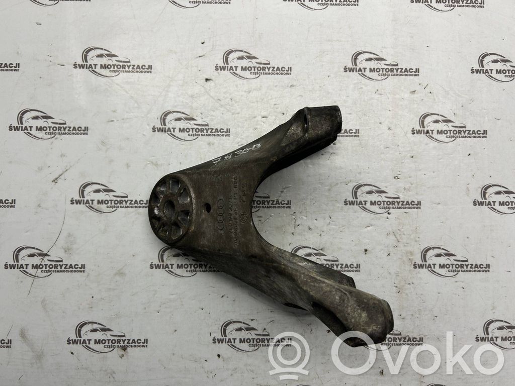 Audi Q7 4L Engine mounting bracket 