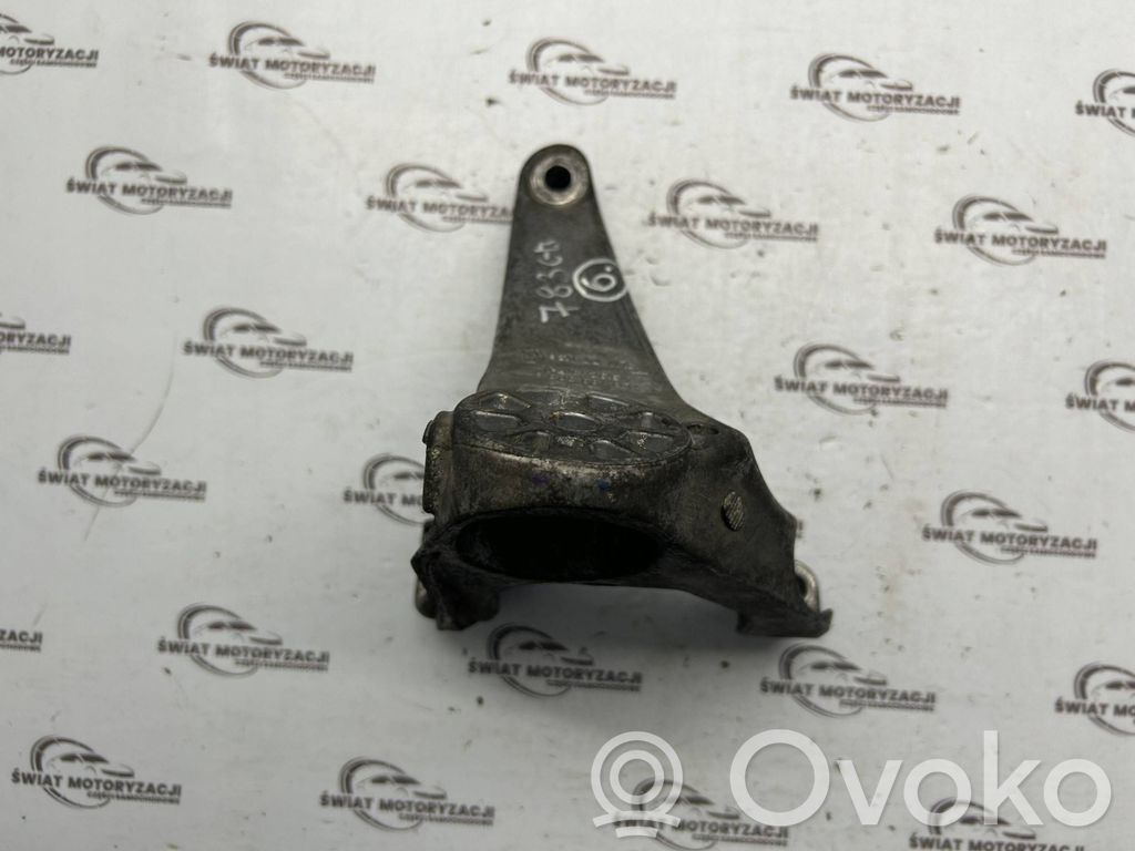 Audi Q7 4L Engine mounting bracket 