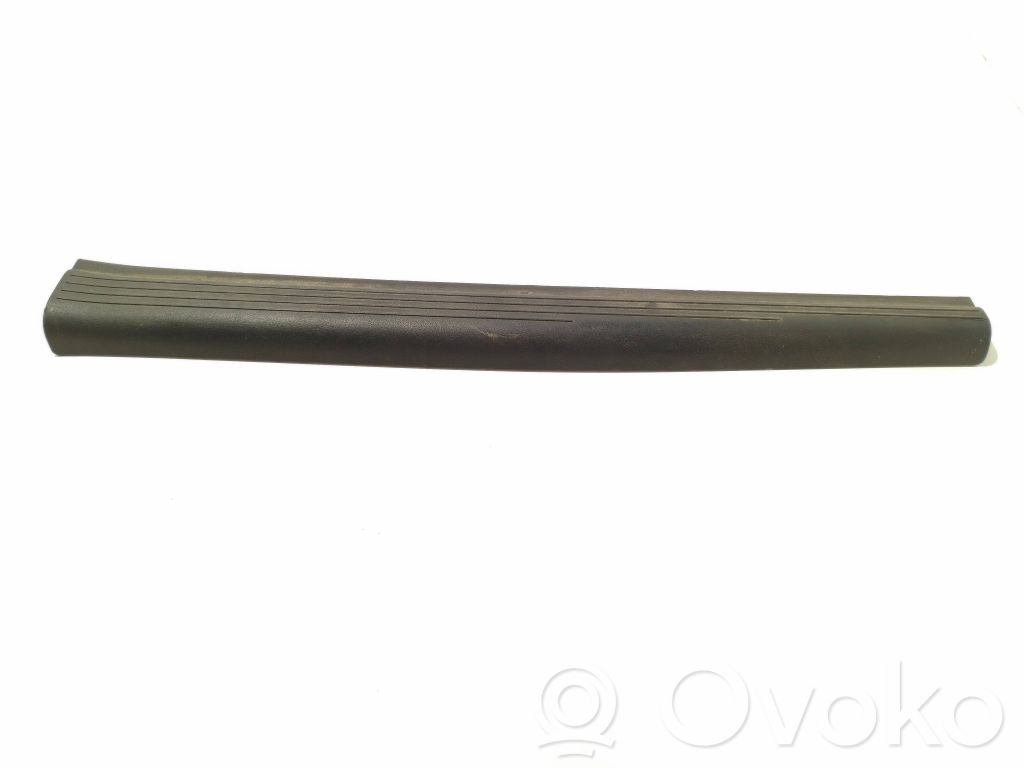 Listwa progowa przednia   A2116801735