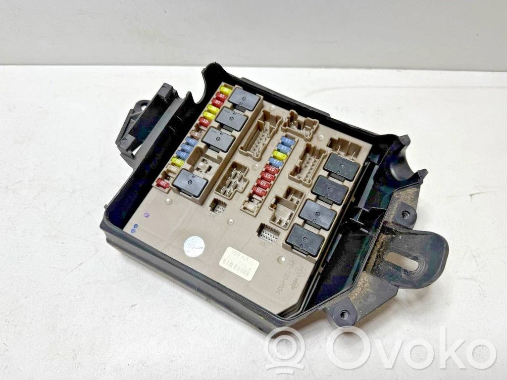 Fuse module   674660A
