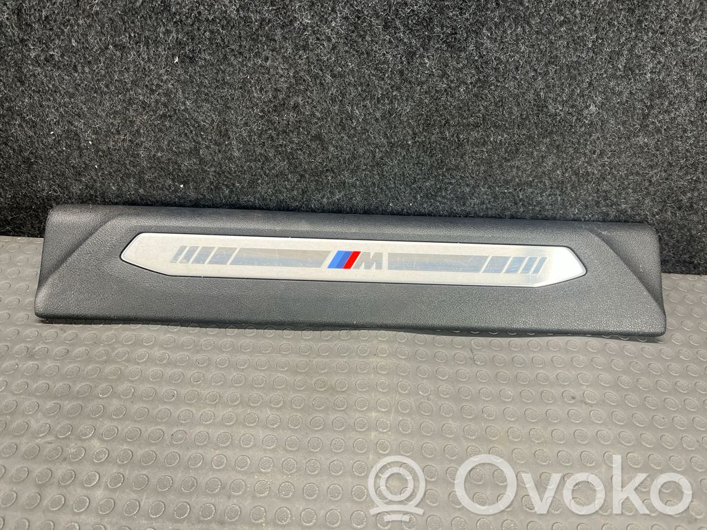 BMW 1 F40 Moldura protectora del borde delantero 
