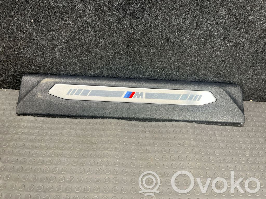 BMW 1 F40 Moldura protectora del borde delantero 