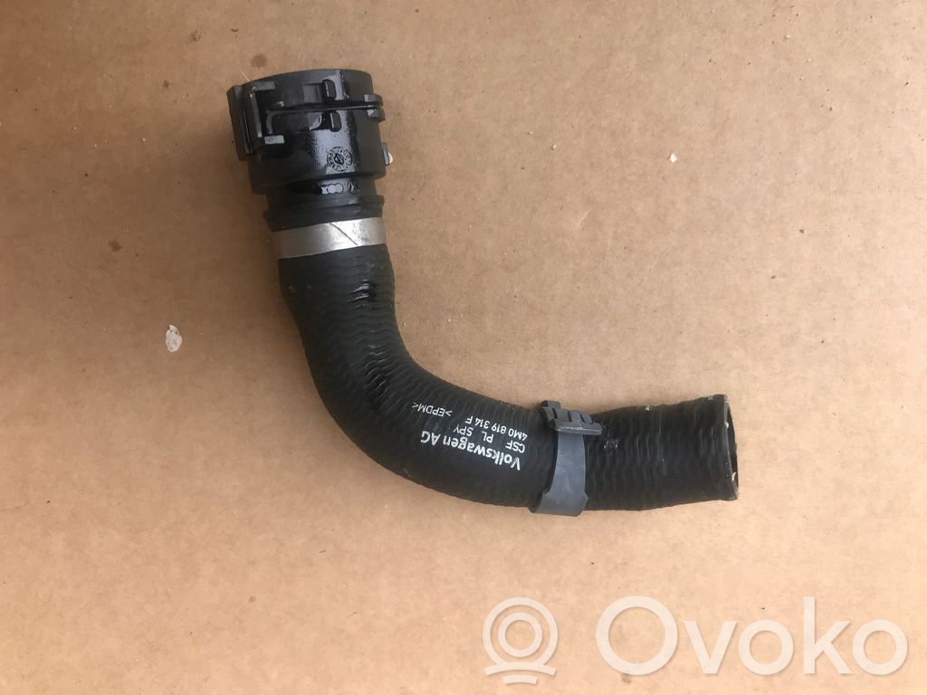 Audi Q8 Conductă/furtun lichid de răcire motor 
