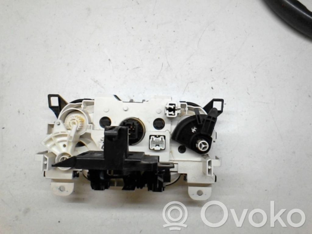 Mazda 2 Climate control unit 