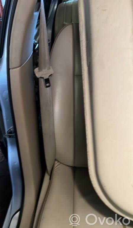 Peugeot 607 Cinturón delantero 