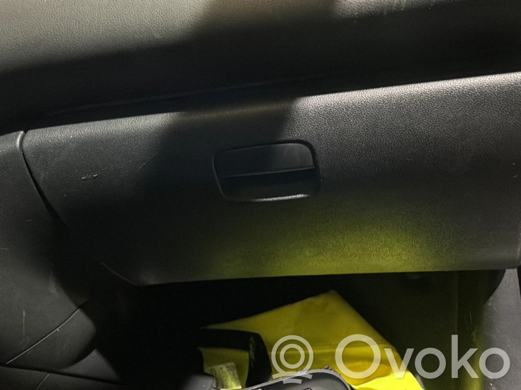 Peugeot 3008 I Juego guantera 