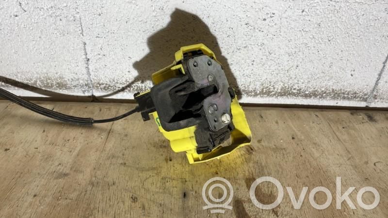 Citroen Nemo Aizmugurē slēdzene 