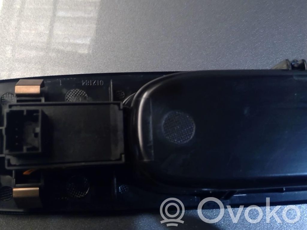Lancia Ypsilon Electric window control switch 