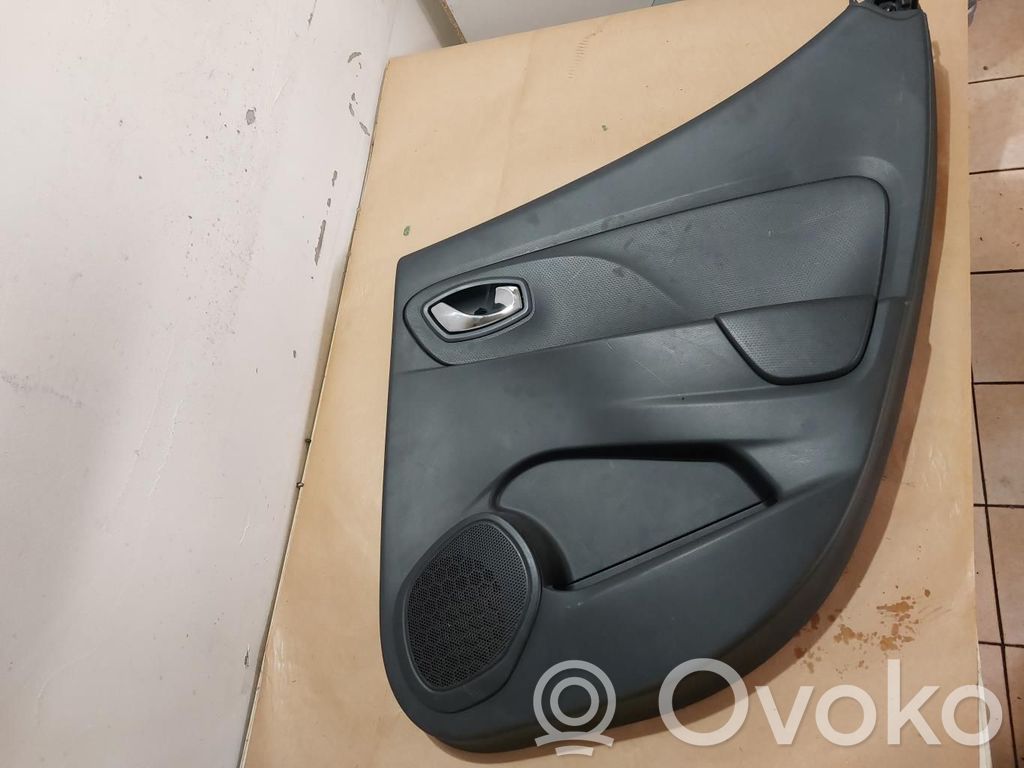 Renault Clio IV Apmušimas galinių durų (obšifke) 