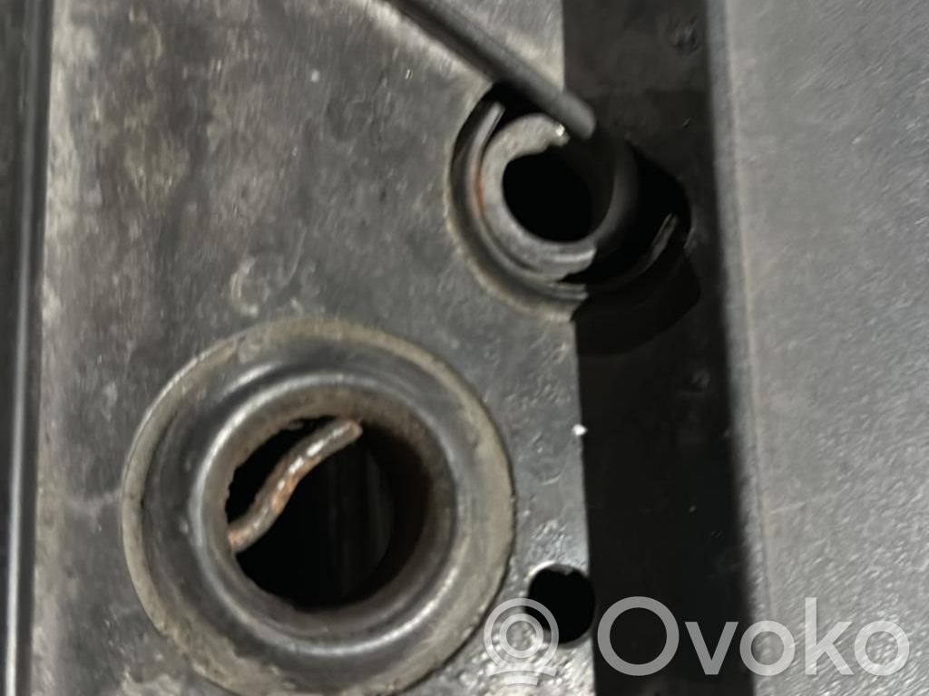 Opel Corsa D Dzinēja pārsega slēdzene 