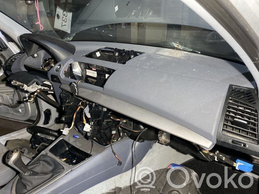 BMW 1 E81 E87 Dashboard 