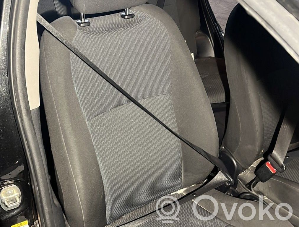 Toyota Yaris Cinturón delantero 