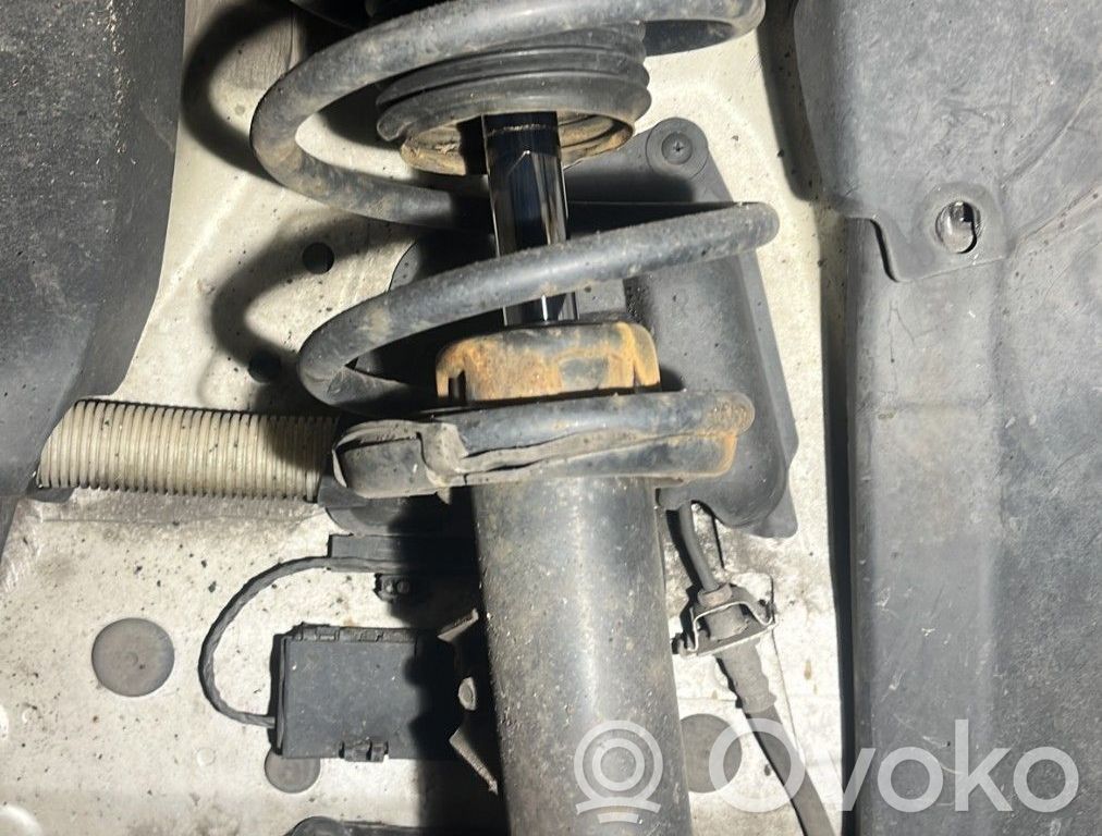 BMW 3 E90 E91 Priekšpusē amortizators ar atsperi 