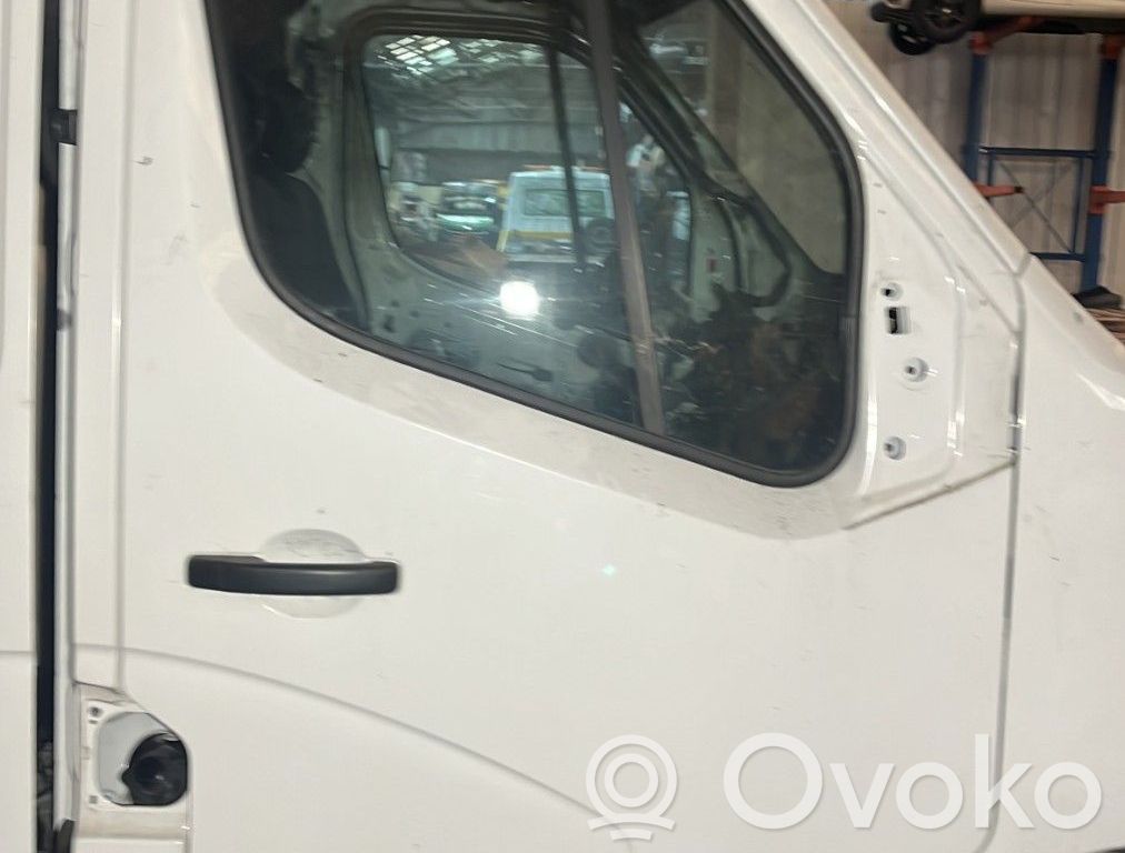 Nissan NV400 Puerta delantera 