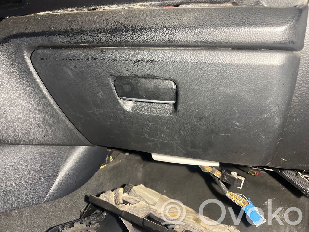 BMW 1 E81 E87 Glove box set 