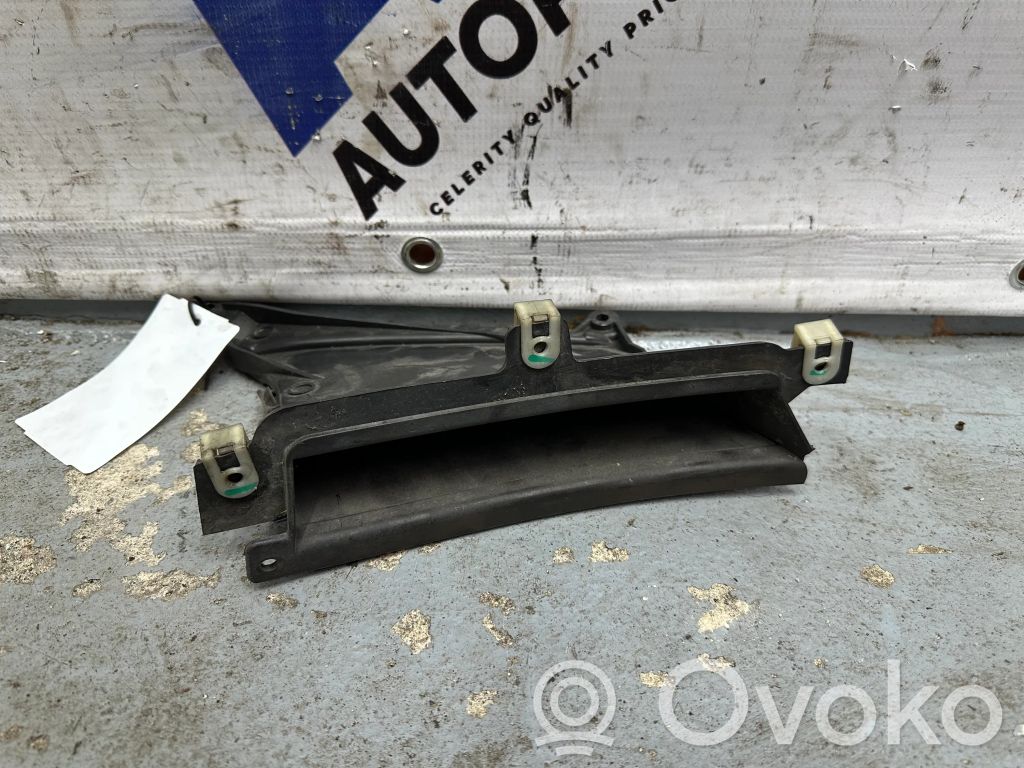 BMW 7 G11 G12 Ilmanoton kanavan osa 