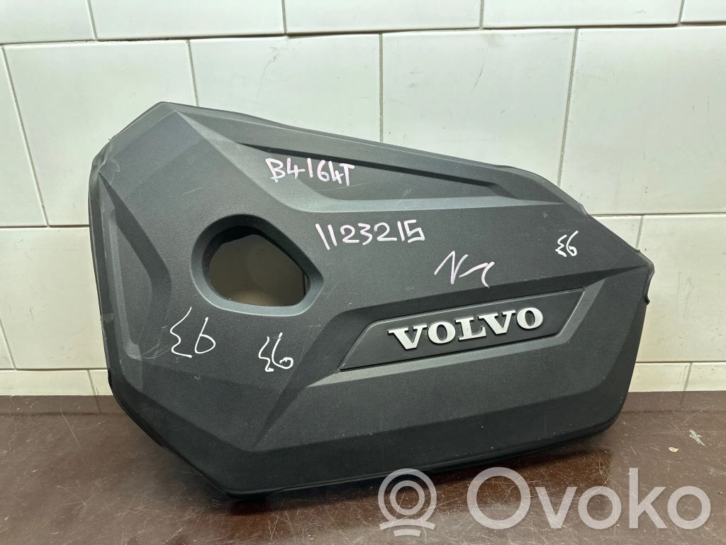 Volvo V40 Variklio dangtis (apdaila) 