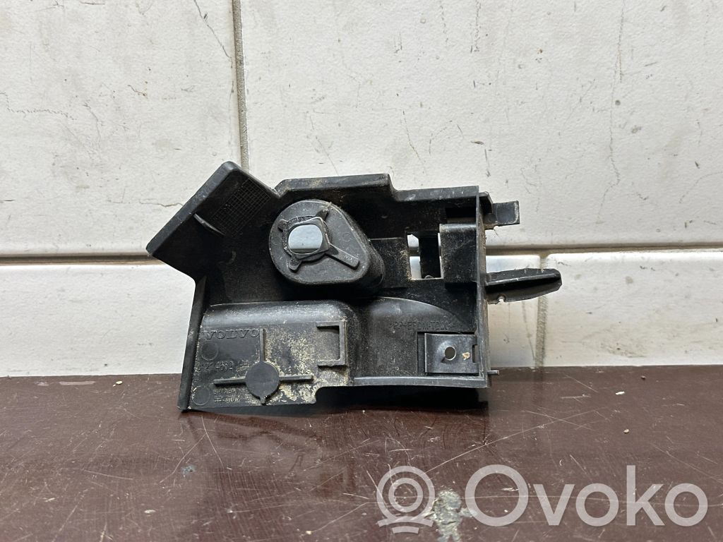 Volvo C30 Front bumper mounting bracket 