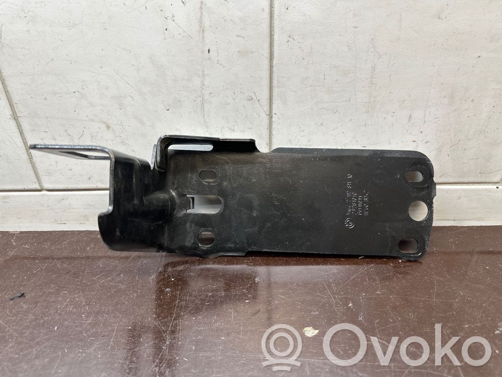 BMW 3 E90 E91 Radiator mount bracket 